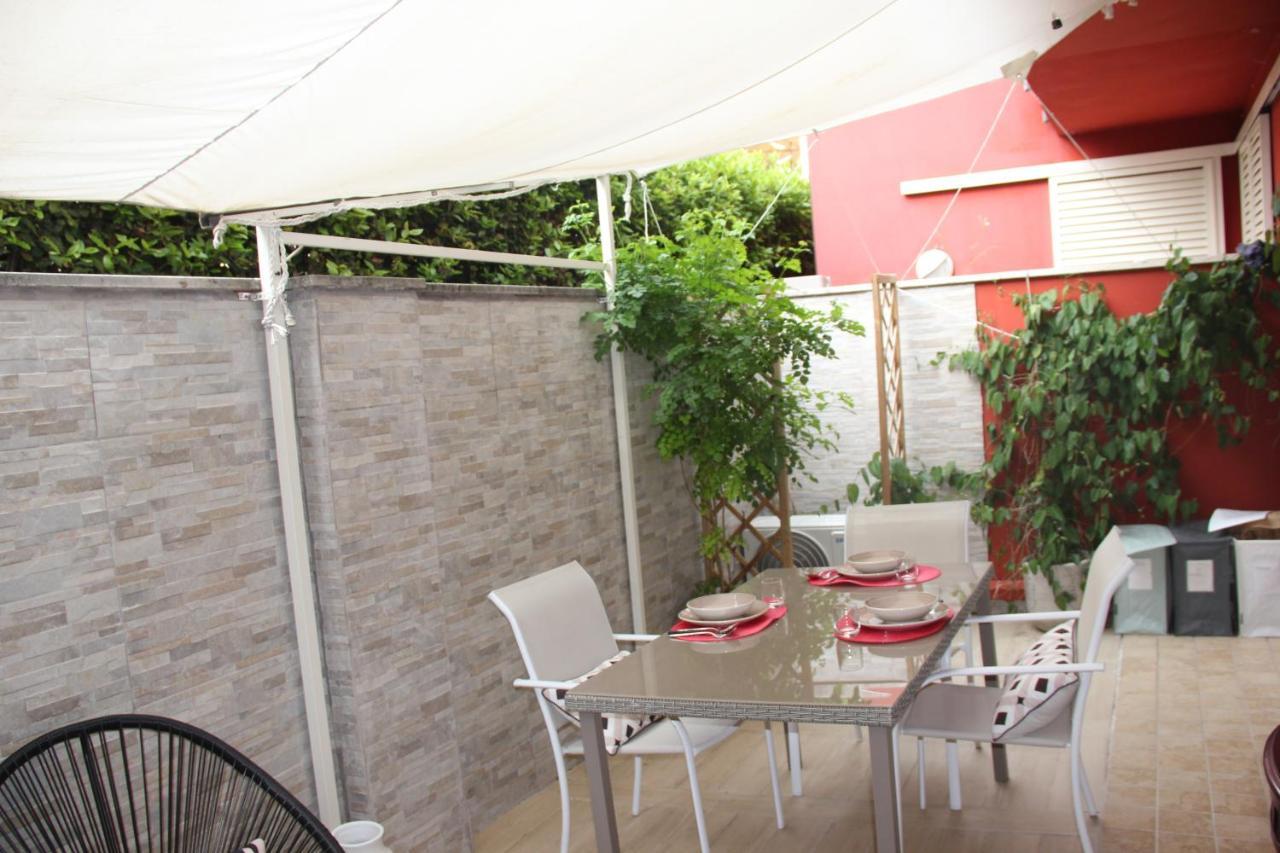 Casa Lucia Private Car Or Motorcycle Park Apartman Lucca Kültér fotó